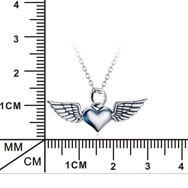 Delicado Collar Personalizado con Forma de Corazón y Alas de Ángel para Mujer