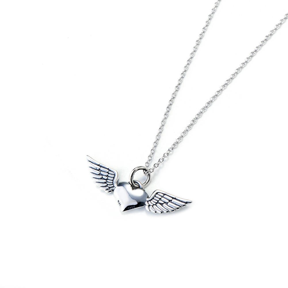Delicado Collar Personalizado con Forma de Corazón y Alas de Ángel para Mujer