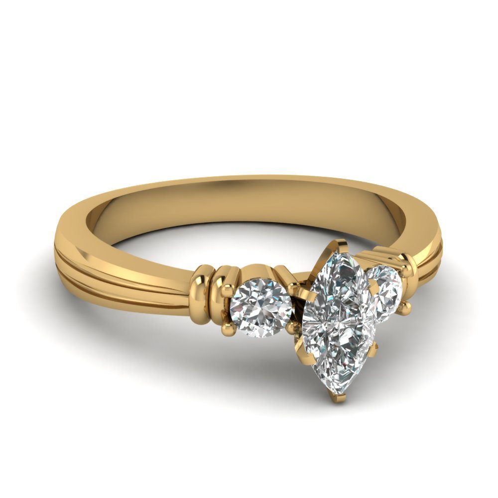 Anillo de Plata de Ley 925 con Tres Piedras de Circonita Cúbica Blanca en Forma de Marquesa