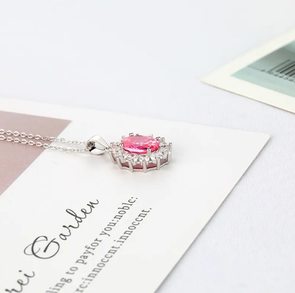 Collar de piedra de lujo