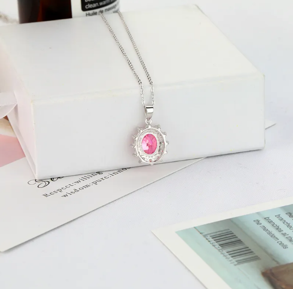 Collar de piedra de lujo