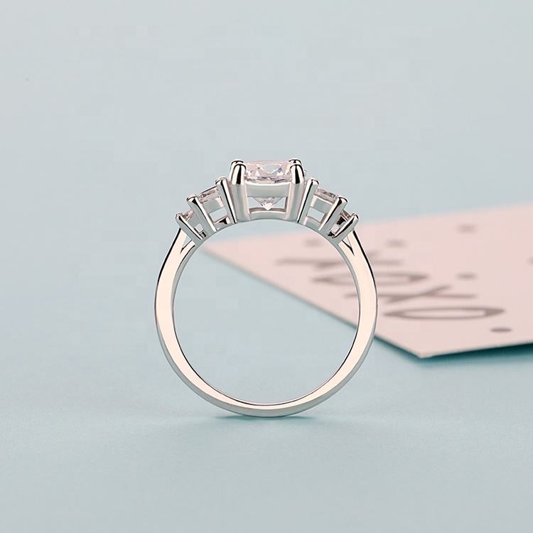 Anillo de plata