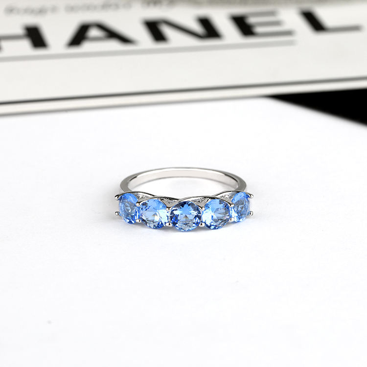 Anillo de Zirconia