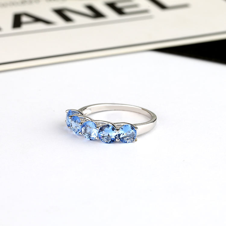 Anillo de Zirconia