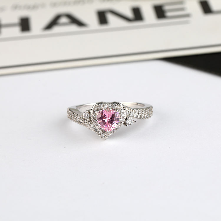 Anillo de rubí