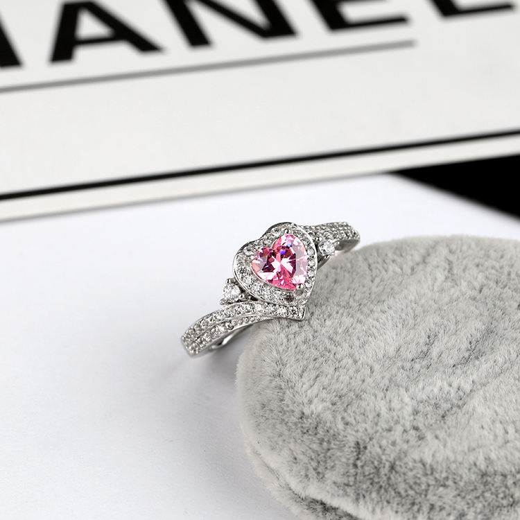 Anillo de rubí