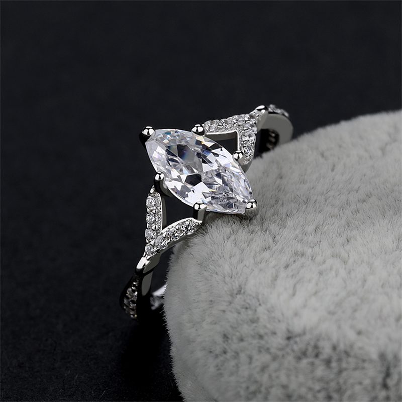 Anillos de plata 925 lágrima femeninos personalizados con circonita cúbica