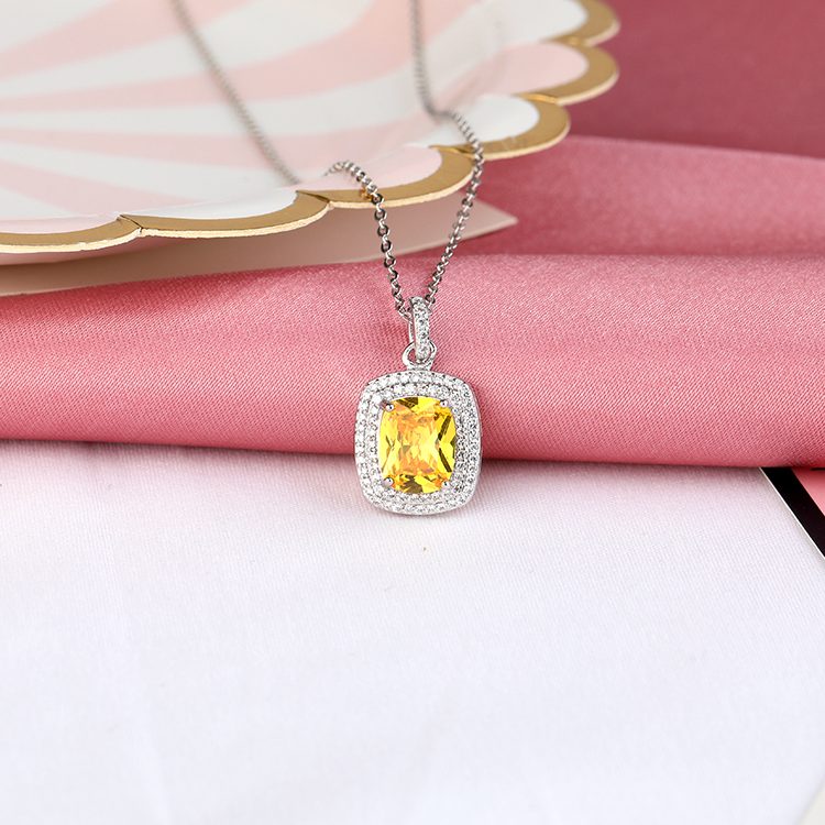 Collar con Colgante Rectangular de Plata de Ley 925 con Circonita Cúbica Amarilla y Diseño de Halo