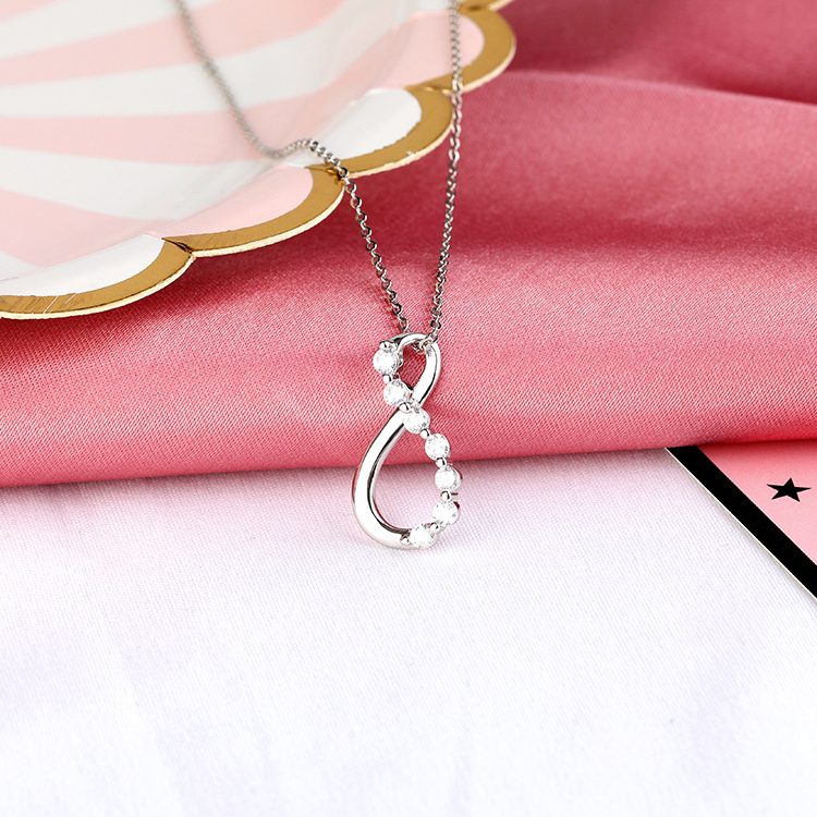 Collar con Colgante de Plata de Ley 925 Personalizado con Circonita Cúbica en Forma de Ola para Venta al por Menor y al por Mayor