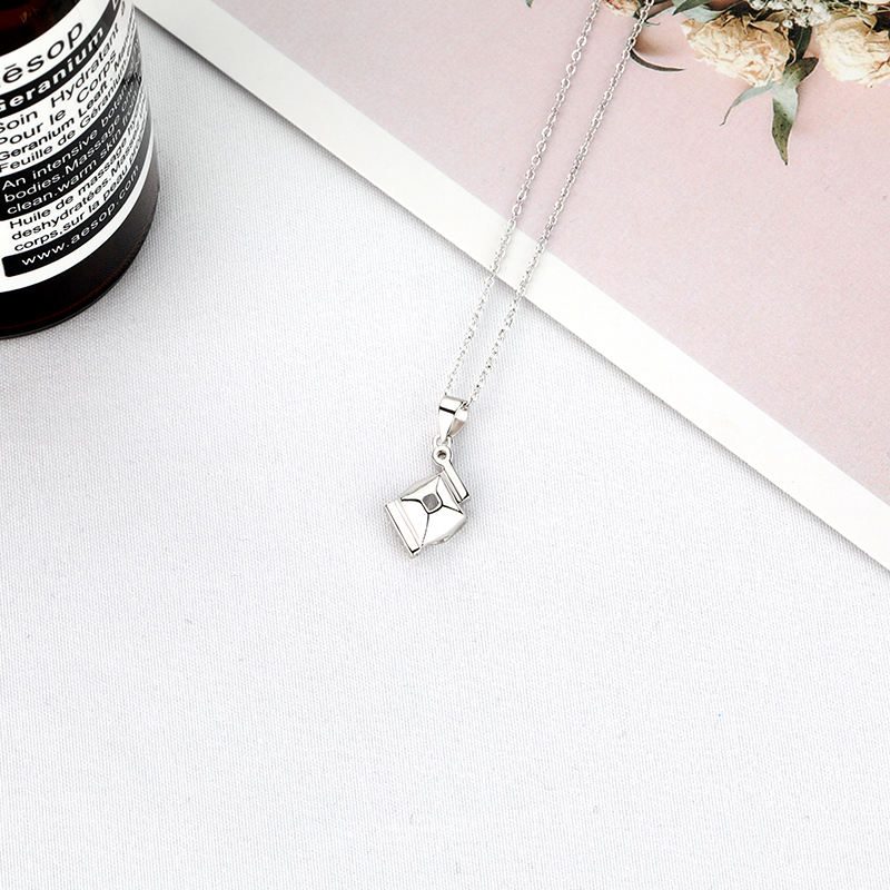 Collar con Colgante de Plata de Ley 18KGP con Cristales de Circonita Cúbica, Último Diseño