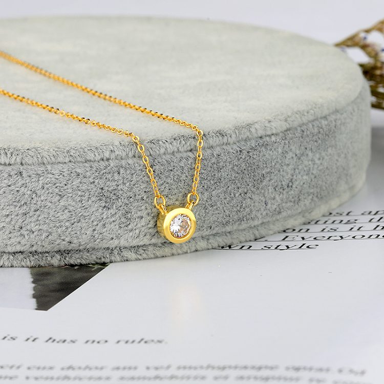 Venta al por mayor de joyería de latón personalizada geometría para siempre amor colgante collar ostentoso piedras preciosas diamantes de imitación joyería impermeable