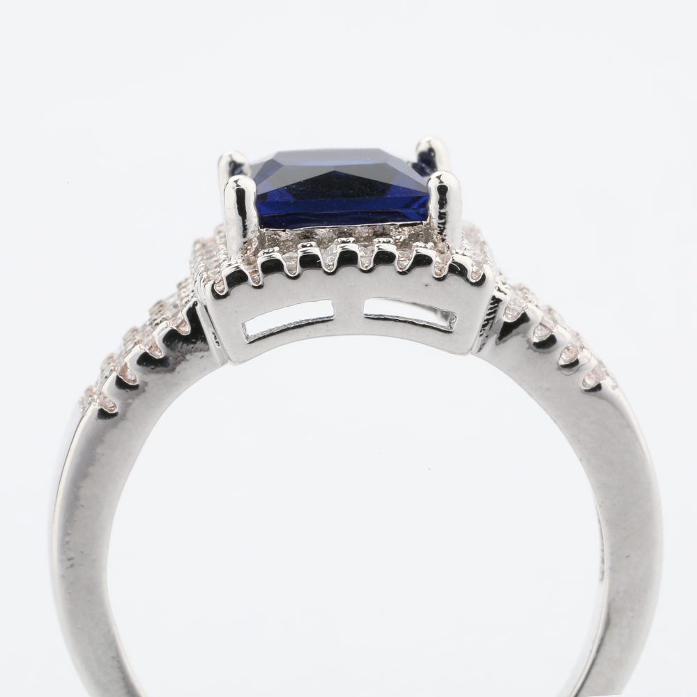Anillo de Plata con Zafiro Azul para Hombre, Diseño de Una Piedra