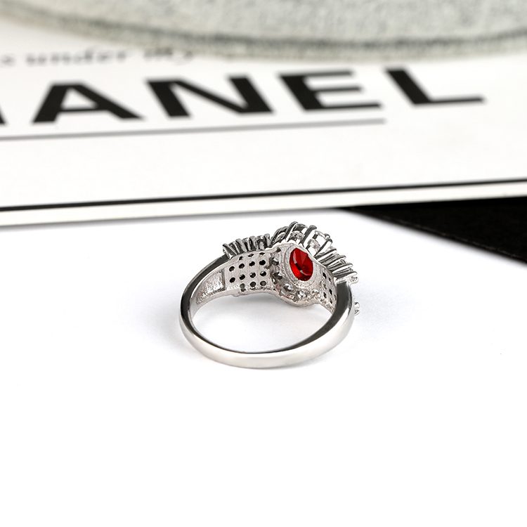 Anillo Clásico Ovalado de Plata de Ley 925 con Aspecto de Rubí y Piedras Laterales de Circonita Cúbica, Anillo Vintage de Corazón Rojo con Circonita y Micropavé