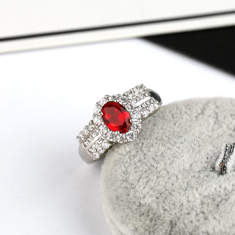 Anillo Clásico Ovalado de Plata de Ley 925 con Aspecto de Rubí y Piedras Laterales de Circonita Cúbica, Anillo Vintage de Corazón Rojo con Circonita y Micropavé